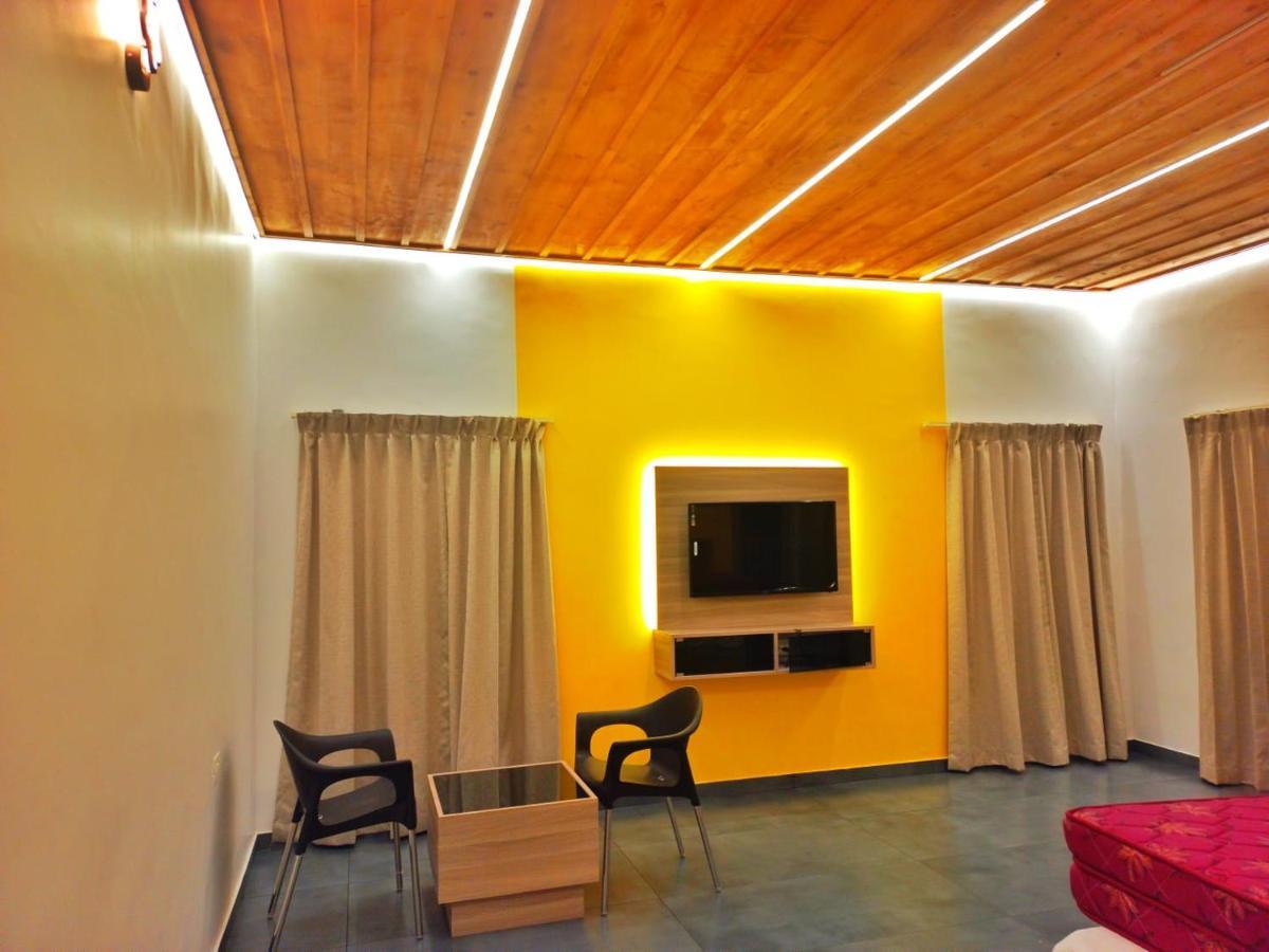 Happy Holidays Resort Kanthalloor Экстерьер фото